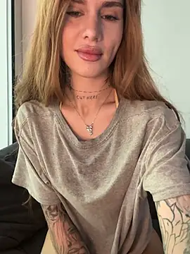 EmiliaCatalina online show from 05.17.26