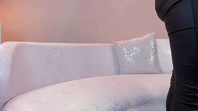 missmegann online show from 02.27.25