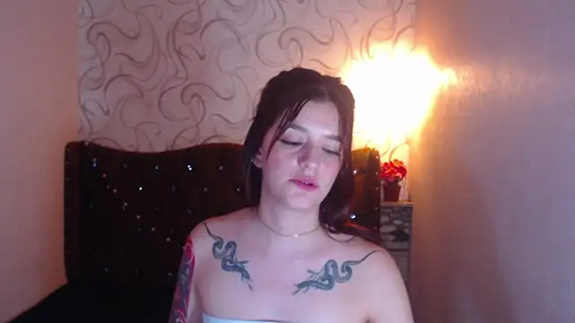 LiaHarryis online show from 02.28.25