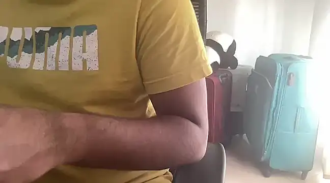 Snapshot of dhruv-sluppy chatting on 12.24.24 dhruv-sluppy online show from 12.24.24