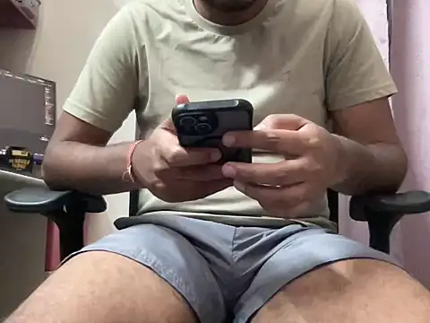 Snapshot of dhruv-sluppy chatting on 10.27.25 dhruv-sluppy online show from 10.27.25