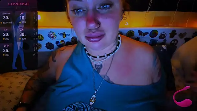 Snapshot of EllieOz chatting on 01.13.25 EllieOz online show from 01.13.25