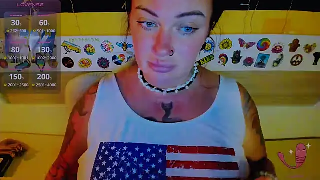 Snapshot of EllieOz chatting on 09.14.25 EllieOz online show from 09.14.25