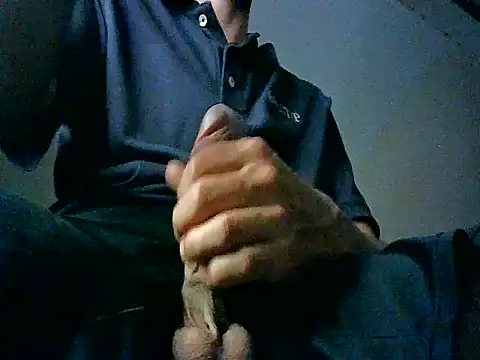 Snapshot of philanderer-35 chatting on 09.29.25 philanderer-35 online show from 09.29.25