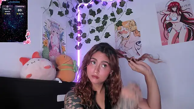 Snapshot of Violette-Ramirez01 chatting on 01.08.25 Violette-Ramirez01 online show from 01.08.25