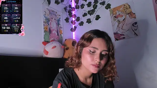 Snapshot of Violette-Ramirez01 chatting on 02.07.25 Violette-Ramirez01 online show from 02.07.25