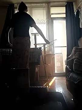 LauraBaby online show from 04.03.26