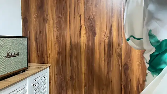 julie 08 online show from 02.10.26