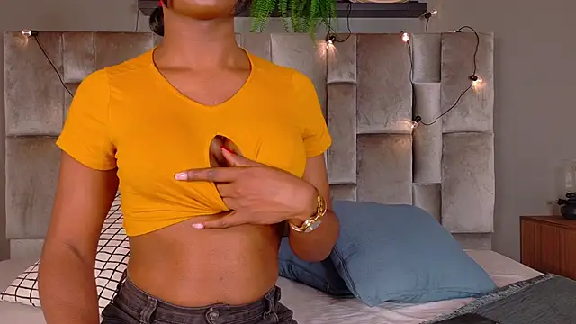 nahomi campbell online show from 12.02.25