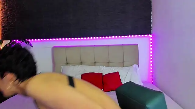 Snapshot of anaroman01 chatting on 09.25.25 anaroman01 online show from 09.25.25