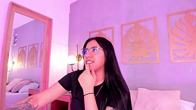 Snapshot of majo_rosse_ chatting on 02.18.26 majo rosse online show from 02.18.26