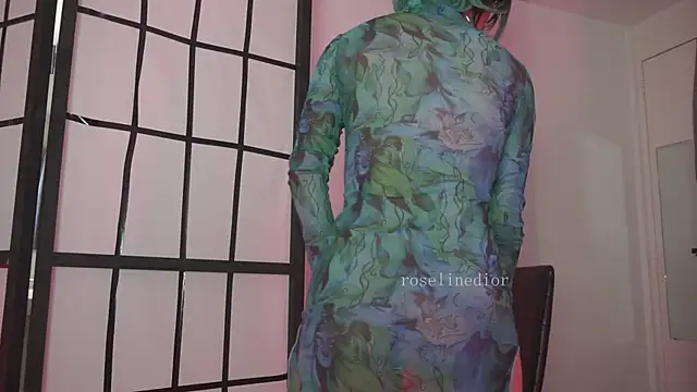 Snapshot of roselinedior chatting on 04.20.26 roselinedior online show from 04.20.26