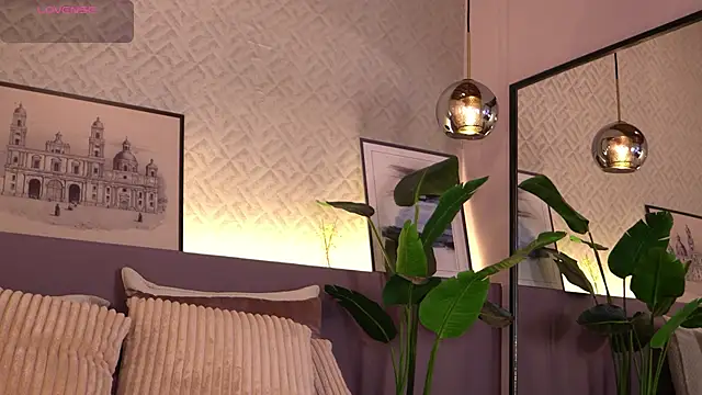 ElleDiane online show from 09.22.25