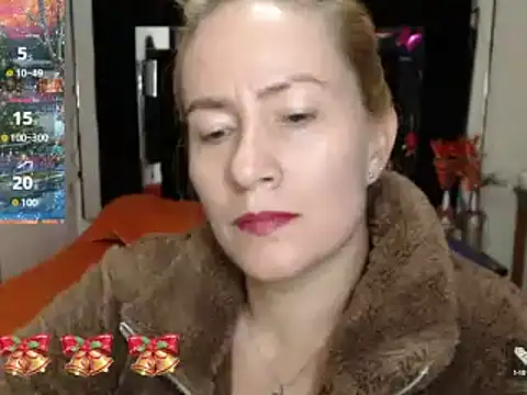 Snapshot of CATRINA-83 chatting on 12.17.24 CATRINA-83 online show from 12.17.24