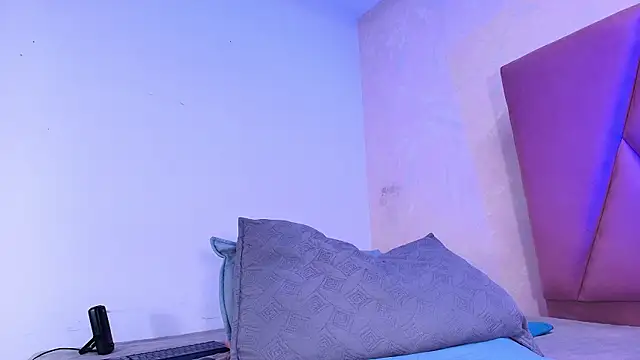 arl chloee online show from 10.04.25