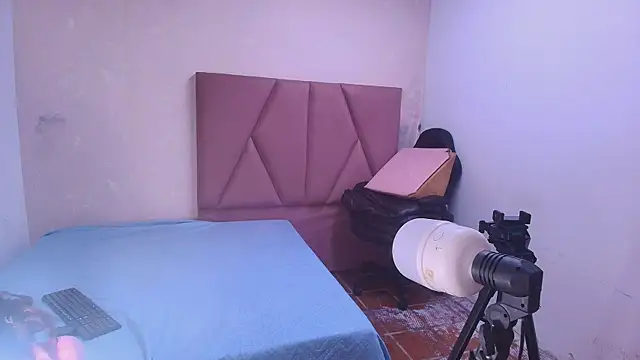 arl chloee online show from 10.10.25