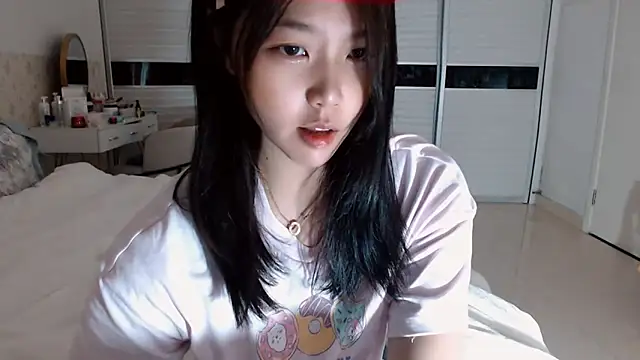 -Lucky Girl online show from 10.16.25