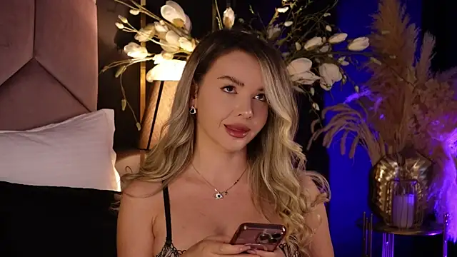 Snapshot of KatyaBelle chatting on 09.08.25 KatyaBelle online show from 09.08.25