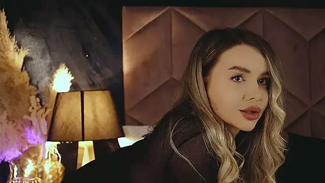 Snapshot of KatyaBelle chatting on 10.03.25 KatyaBelle online show from 10.03.25