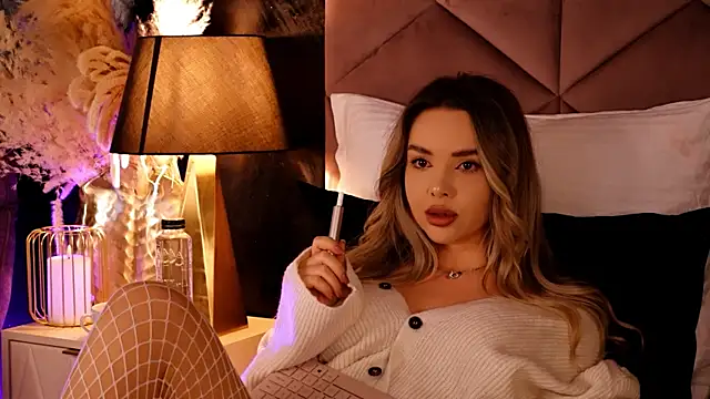 Snapshot of KatyaBelle chatting on 10.05.25 KatyaBelle online show from 10.05.25