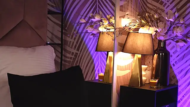 Snapshot of KatyaBelle chatting on 11.26.25 KatyaBelle online show from 11.26.25