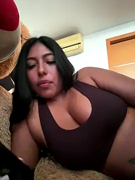 emmyjhonson07 online show from 11.24.25