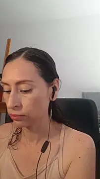 Snapshot of AliceRossi chatting on 11.05.25 AliceRossi online show from 11.05.25