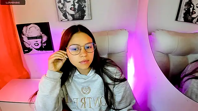 SamanthaRoldaan online show from 04.20.26