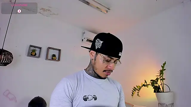 JordanSmiith  online show from 02.23.25