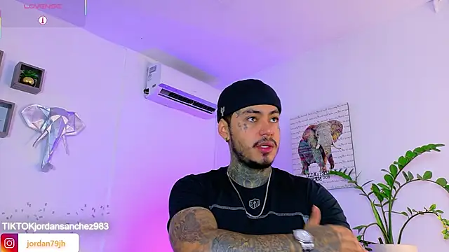 Snapshot of JordanSmiith_ chatting on 06.21.26 JordanSmiith online show from 06.21.26