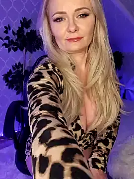 GjuliaX online show from 12.15.24