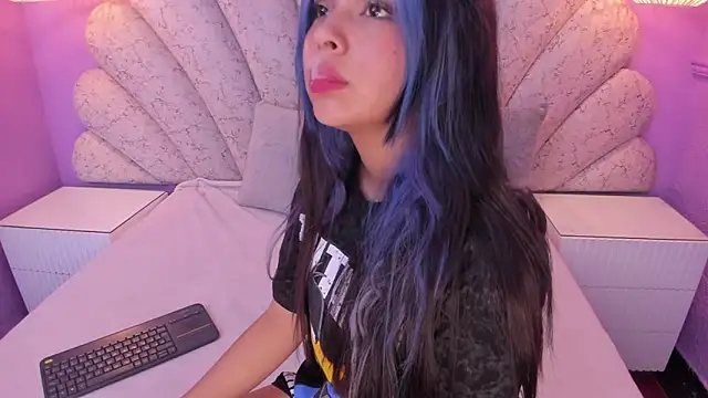 chloe watson  online show from 12.26.24