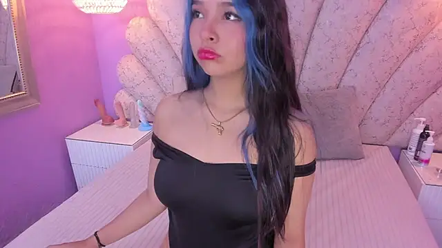 chloe watson  online show from 01.04.25