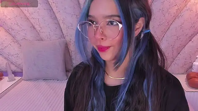 chloe watson  online show from 02.11.25