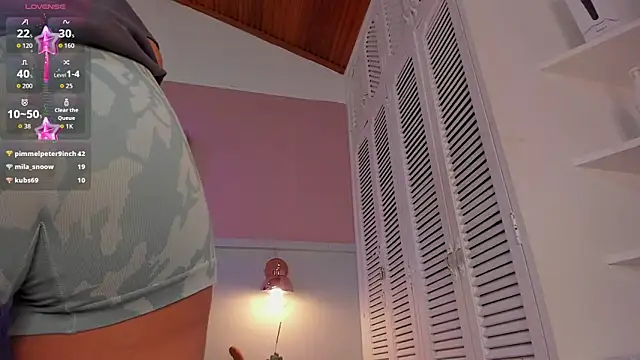 chloe watson  online show from 09.26.25