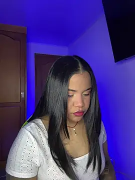 leila 22 online show from 05.27.26