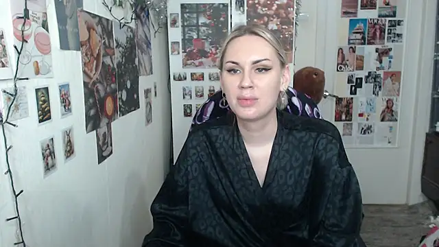 Snapshot of CapriScorpion chatting on 12.23.24 CapriScorpion online show from 12.23.24