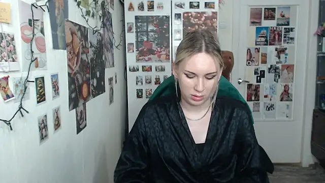 Snapshot of CapriScorpion chatting on 01.31.25 CapriScorpion online show from 01.31.25