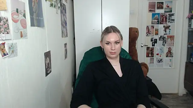 Snapshot of CapriScorpion chatting on 02.03.25 CapriScorpion online show from 02.03.25