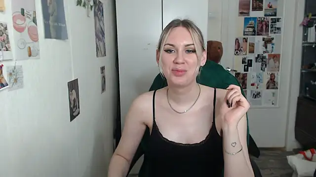 Snapshot of CapriScorpion chatting on 02.07.25 CapriScorpion online show from 02.07.25