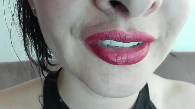 queen fetish online show from 02.05.25