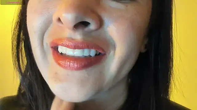 queen fetish online show from 10.23.25