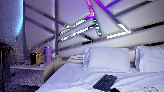 Miia002 online show from 03.20.25