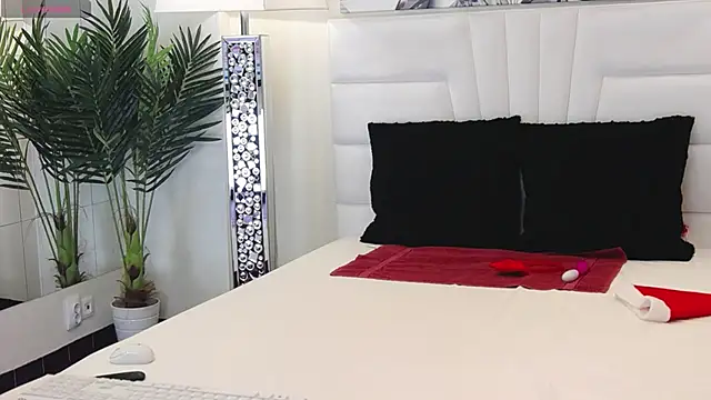 BarbieeAnn online show from 12.20.24