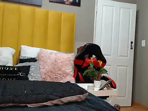 Bustygoddess32 online show from 01.18.25