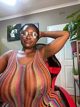 Bustygoddess32 online show from 01.19.25