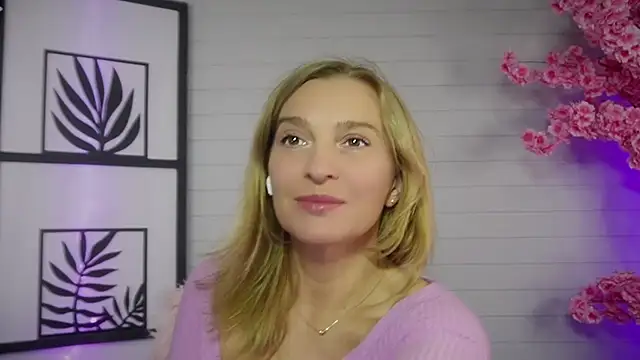 Snapshot of ms_natty chatting on 10.12.25 ms natty online show from 10.12.25