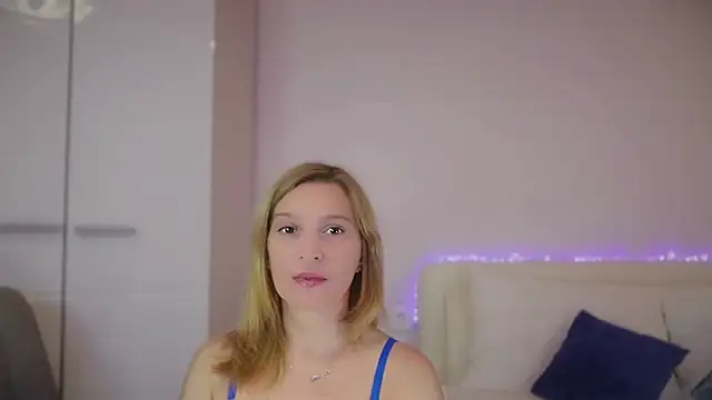 Snapshot of ms_natty chatting on 11.21.25 ms natty online show from 11.21.25