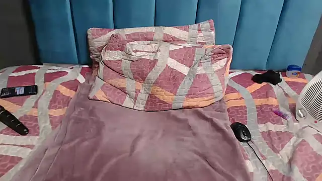 BLACKberry008 online show from 02.11.25