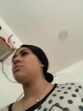 Snapshot of Charlotte_cutee18 chatting on 10.14.25 Charlotte cutee18 online show from 10.14.25